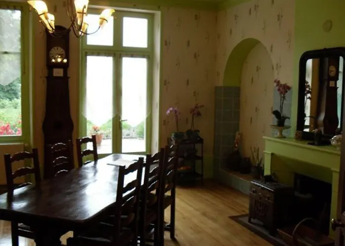 Avec 4 Charmantes Pres De Jeanne D'arc - Fr-1-585-146